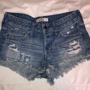 HOLLISTER JEAN SHORTS